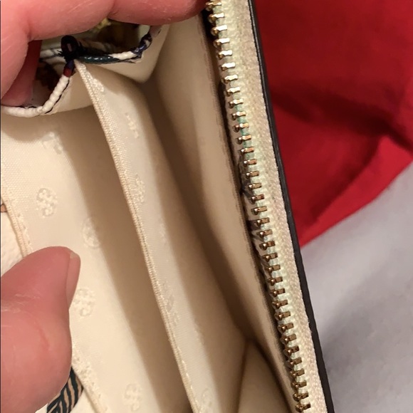 Tory Burch keychain coin purse - Picture 6 of 8